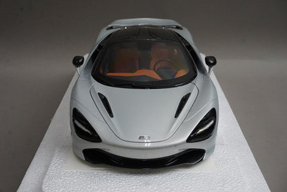 1:18 AUTOart 76071 McLaren 720s Metallic White model car