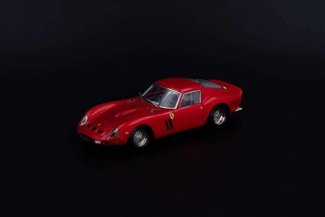 [ Pre-order ] Cars' Lounge 1:43 250GTO Rosso Corsa Silver Interior