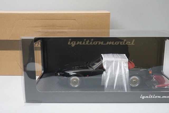 1:18 ignition model IG3197 Eunos Roadster (NA) Black