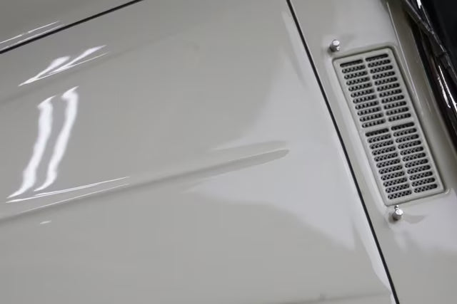 1:18 ignition model IG2708 Nissan Datsun Fairlady 2000 (SR311) White with U20 engine