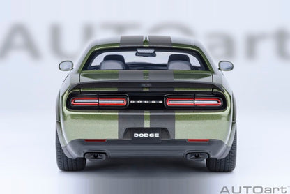 71761 AUTOart 1:18 Dodge Challenger SRT Jailbreak 2022 Metallic Green with Carbon Black Stripes F8 GREEN