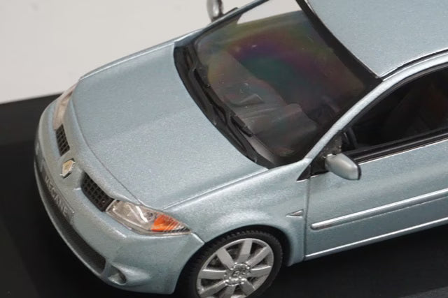 1:43 Universal Hobbies E2051 Renault Sport Megane Metallic Silver