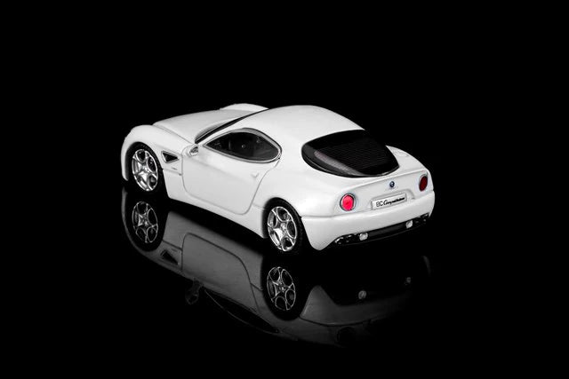 [ Pre-order ] M69052 MOTORHELIX 1:64 Alfa Romeo 8C Competizione 2008 Bianco Polare White