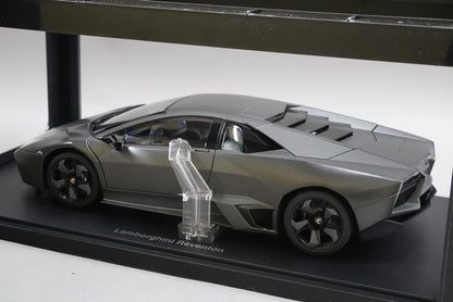 1:18 AUTOart 74591 Lamborghini Reventon Gray model car