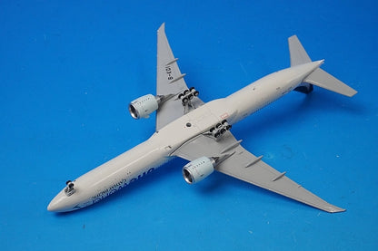 1:400 B777-300ER Cathay Pacific Oneworld B-KQI EW477W003 JC Wings airplane model