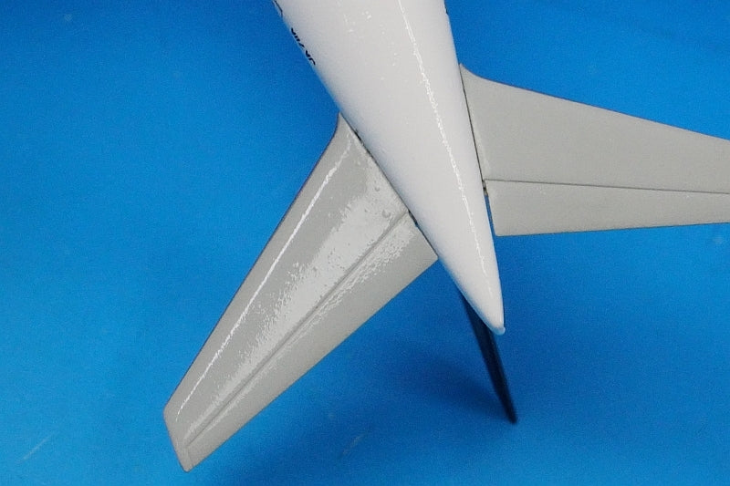 1:400 B777-200 ANA Star Alliance Painting JA711A NH40002 ANA airplane model