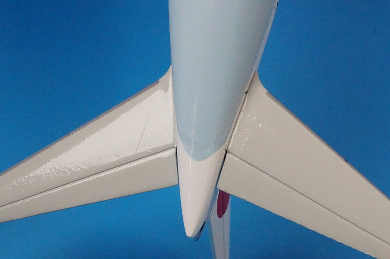 1:400 B777-300ER JASDF Japanese government aircraft No. 1 with WiFi radome and plastic stand #80-1111 JG40104 ANA