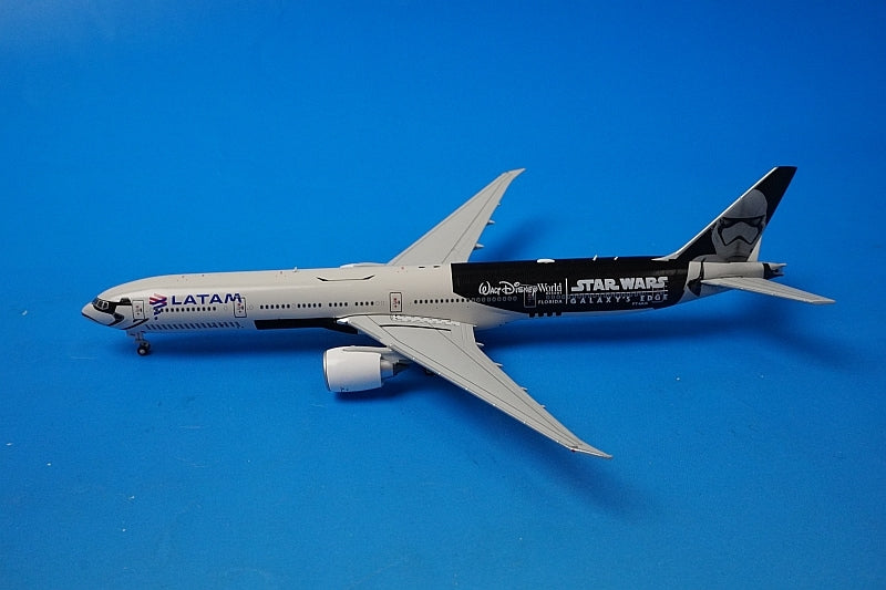 1:400 B777-300ER Latam STAR WARS Stormtrooper Galaxy's Edge Livery PT-MUA EW477W007 JC Wings airplane model