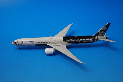 1:400 B777-300ER Latam STAR WARS Stormtrooper Galaxy's Edge Livery PT-MUA EW477W007 JC Wings airplane model