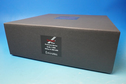 1:200 A300B4-605R Emirates A6-EKM Herpa Premium airplane model