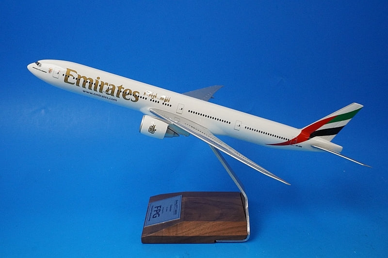 1:200 B777-300ER Emirates A6-EPM Pacmin airplane model