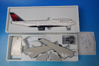1:200 B747-400 Delta N665US SKR508 SKYMARKS airplane model