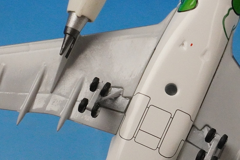 1:400 A330-300 EVA Air Hello Kitty Love Apple B-16332 ACEVA1116A Aero Classics airplane model