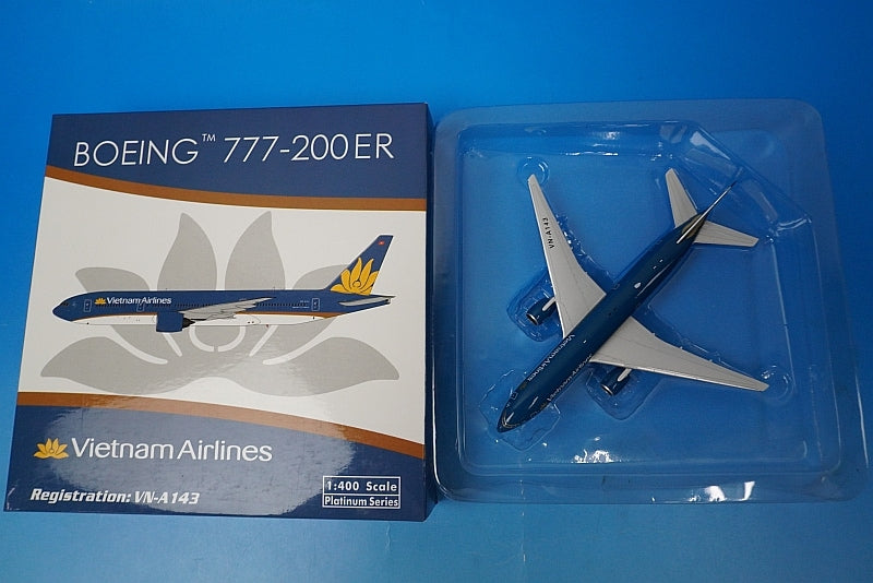 1:400 B777-200ER Vietnam VH-A143 11074 Phoenix airplane model