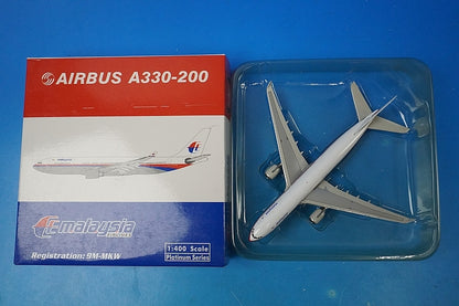 1:400 A330-200 Malaysia 9M-MKW 10439 Phoenix airplane model