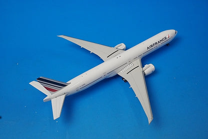 1:400 B777-300ER Air France F-GZNI 11134 Phoenix airplane model