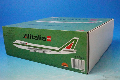 1:200 B747-200 Alitalia I-DEMY IF7420518 Inflight airplane model
