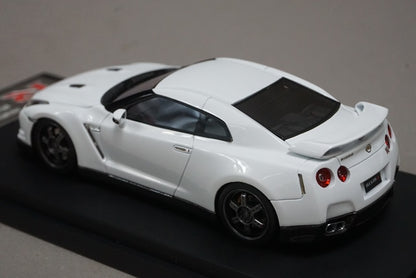 1:43 HPI 8414 Nissan GT-R (R35) NISMO Clubsport White