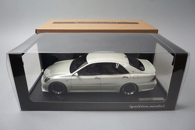 1:18 ignition model IG1492 Toyota Crown Athlete (GRS180) 3.5 Pearl White