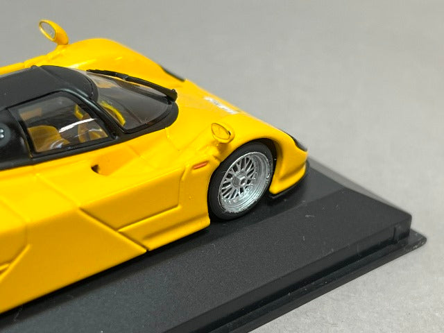 1:43 MINICHAMPS 430064001 Dauer Porsche 962 Street Version Yellow