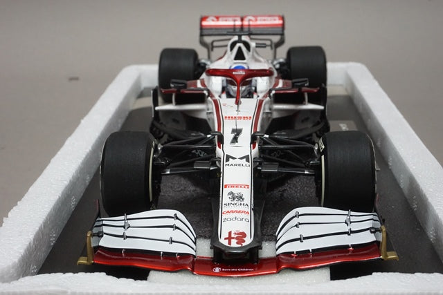 1:18 MINICHAMPS 117212307 Alfa Romeo Racing Oren C41 K.Raikkonen Abu Dhabi 2001