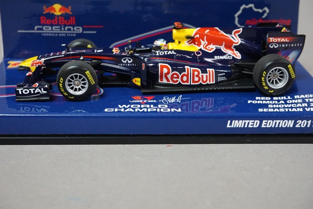 1:43 MINICHAMPS 413110271 Red Bull Racing Renault Show Car 2011 S.Vettel #1