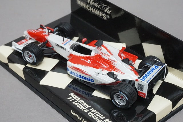 1:43 MINICHAMPS 400040186 Panasonic Toyota Racing F1 Ranch Version 2004 No Figure