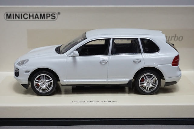 1:43 MINICHAMPS 436066270 Porsche Cayenne Turbo 2007 Linea Bianco No.7