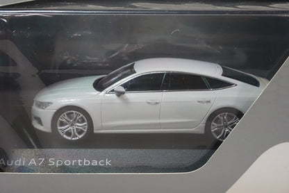 1:43 SPARK 501.17.070.31 Audi A7 Sportback Glacia White Audi special order