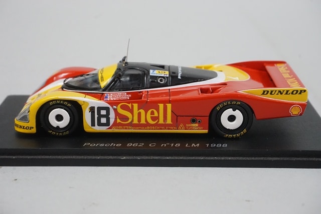 1:43 SPARK S0902 Porsche 962C LM Le Mans 1988 #18 model car