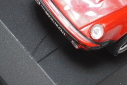 1:43 MINICHAMPS 430069000 Porsche 911 Turbo 1977 Red model car