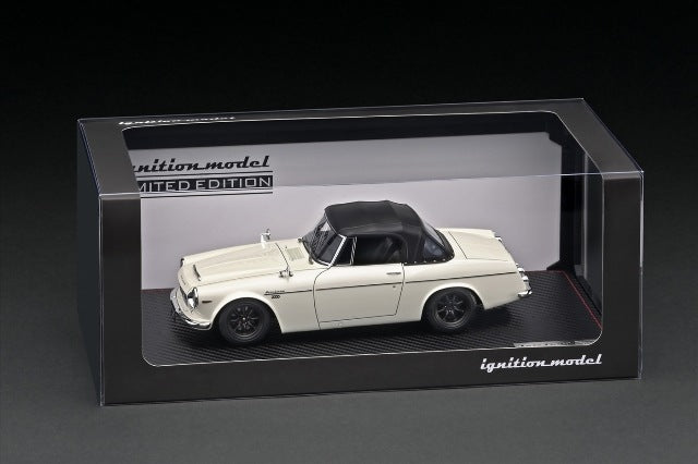 [ Pre-order ] IG2708 ignition model 1:18 Nissan DATSUN Fairlady 2000 (SP311) White With Engine