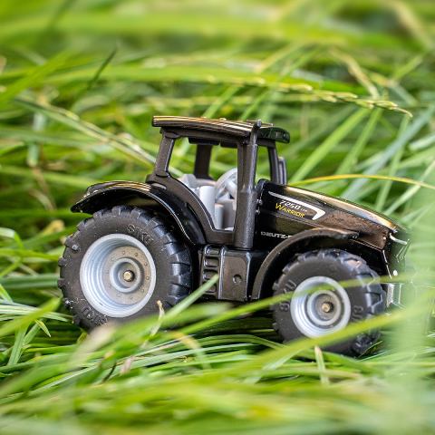 SK1397 SIKU DEUTZ-FAHR TTV 7250 Warrior