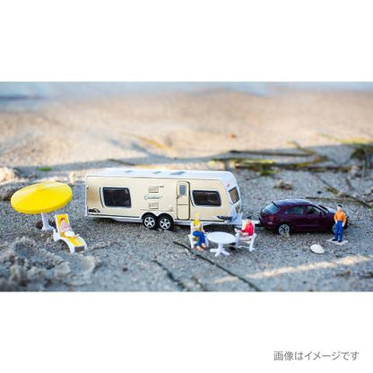SK2542 SIKU 1:55 Porsche Macan with Caravan