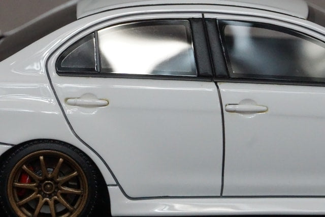 1:43 ignition model IG2566 Mitsubishi Lancer Evolution X (CZ4A) White Engine included model car