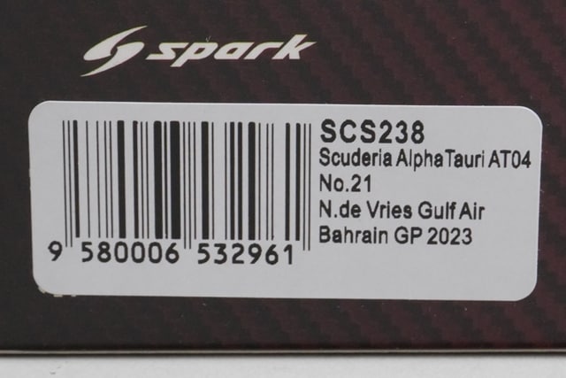 1:43 Spark SCS238 Scuderia AlphaTauri AT04 Gulf Air Bahrain GP 2023 #21 model car