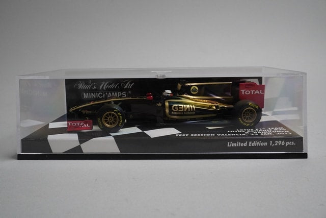 1:43 MINICHAMPS 410120179 Lotus F1 Team Renault R30 Valencia 2012 #9 model car