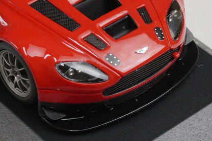1:43 MINICHAMPS 437121392 Aston Martin V12 Vantage GT3 Red model car
