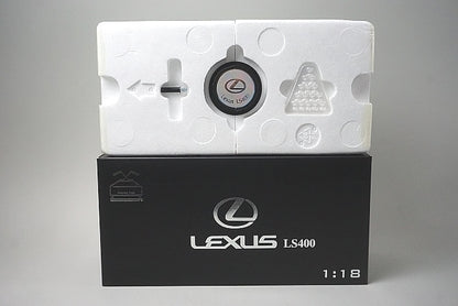 8230811S Xiao Guang MODEL 1:18 Lexus LS400 1993 Silver