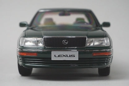 8230811G XiaoGuang MODEL 1:18 Lexus LS400 1993 Green