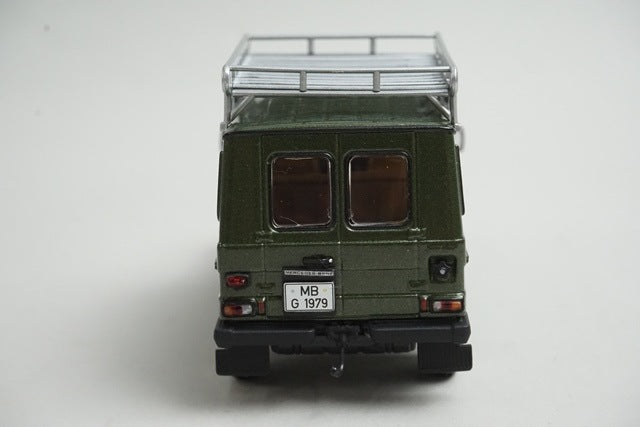 1:43 MINICHAMPS 400038001 Mercedes-Benz 230GE 1980 Green Metallic model car