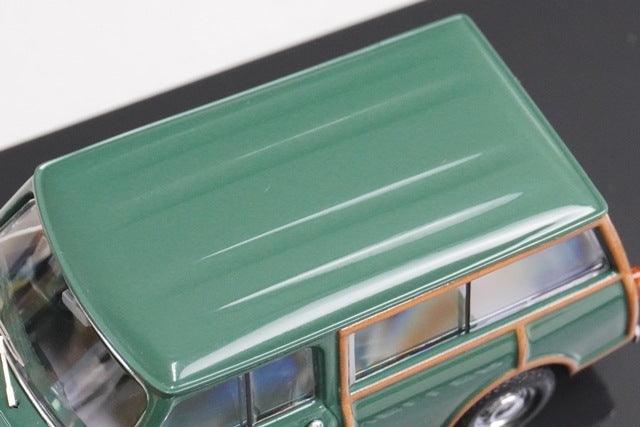 1:43 EBBRO 44501 Morris Mini Traveller Green model car