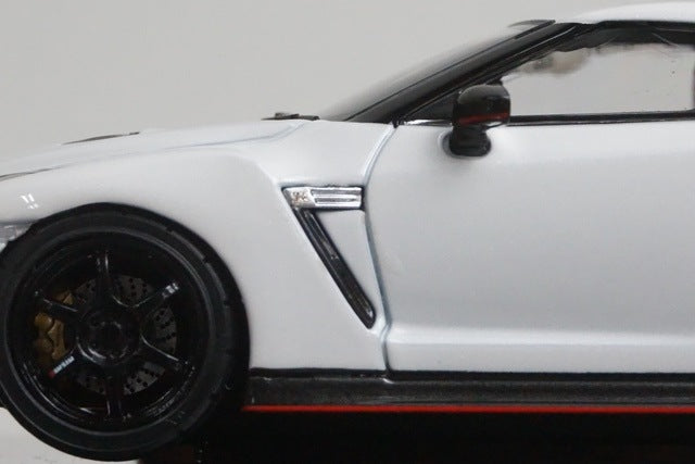 1:43 EBBRO KWAM022079 Dealer Custom Nissan GT-R Nismo White model car