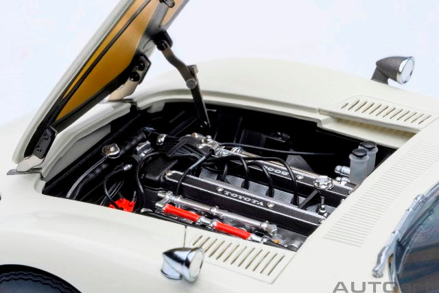 79546 AUTOart 1:18 Toyota 2000GT 1967 White model car