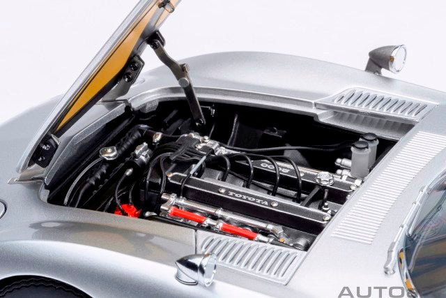 79548 AUTOart 1:18 Toyota 2000GT 1967 Silver model car