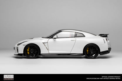 [ Pre-order ] M83518 MOTORHELIX 1:18 Nissan GT-R (R35) Track Edition Engineered By NISMO T-Spec 2022 Brilliant White Pearl