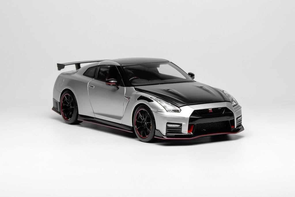 [ Pre-order ] M83528 Motor Helix 1:18 Scale Nissan GT-R NISMO (R35) Special Edition 2022 Ultimate Metal Silver