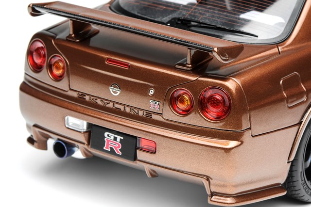 M83414 MOTORHELIX 1:18 Nissan Skyline GT-R R34 Customised Version Metal Bronze model car
