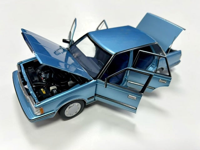 [ Pre-order ] 8251121LB XiaoGuang MODEL 1:18 Toyota Crown MS122 Light Blue