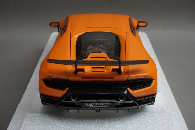 1:18 AUTOart 79152 Lamborghini Huracan Performante Matte Orange model car